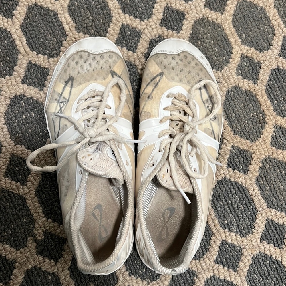 NFINITY Vengeance Cheer Sneakers - Size 7
